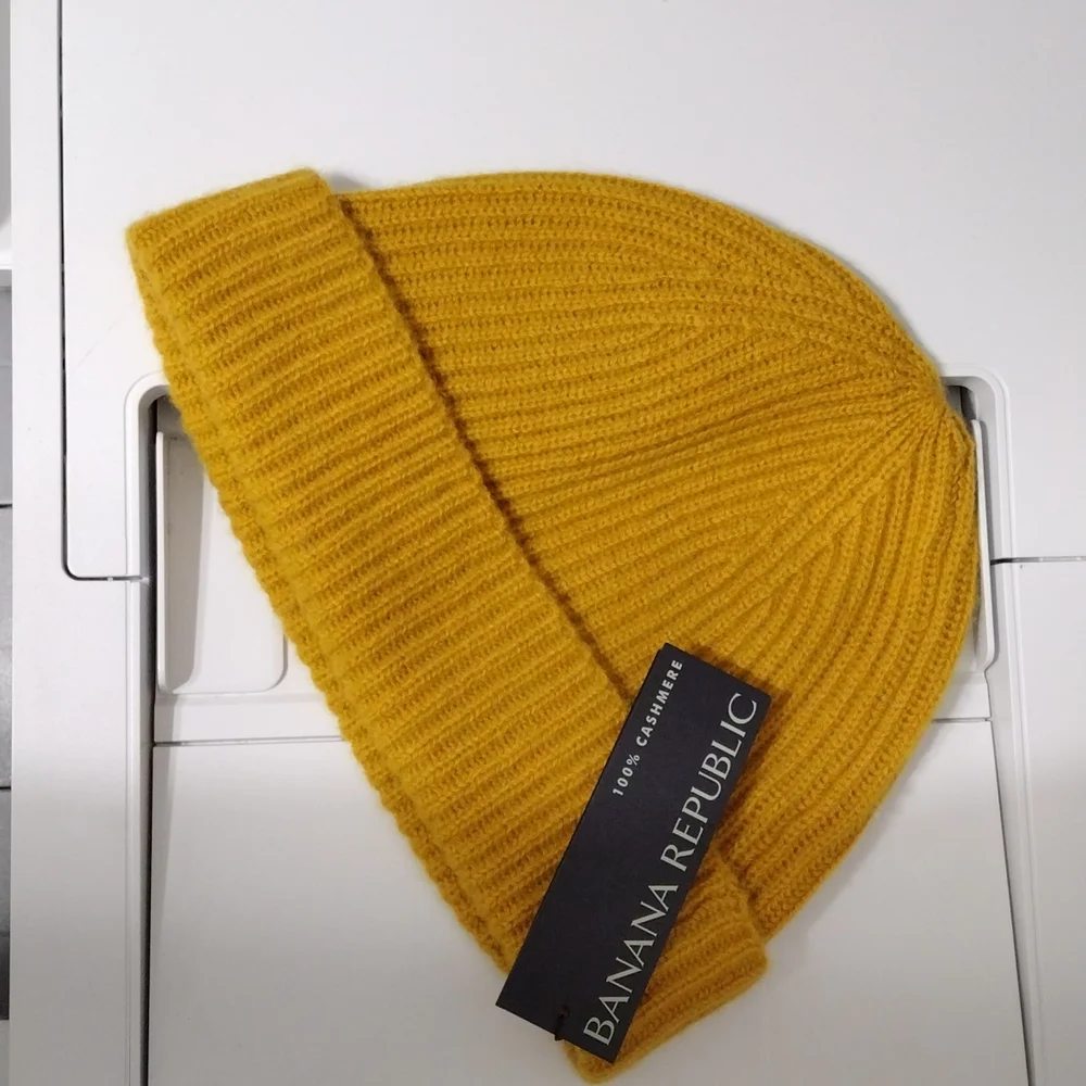 Banana Republic 100% Cashmere Beanie